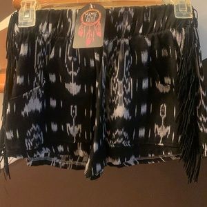 Mamie Ruth shorts with pockets and decorative fringe